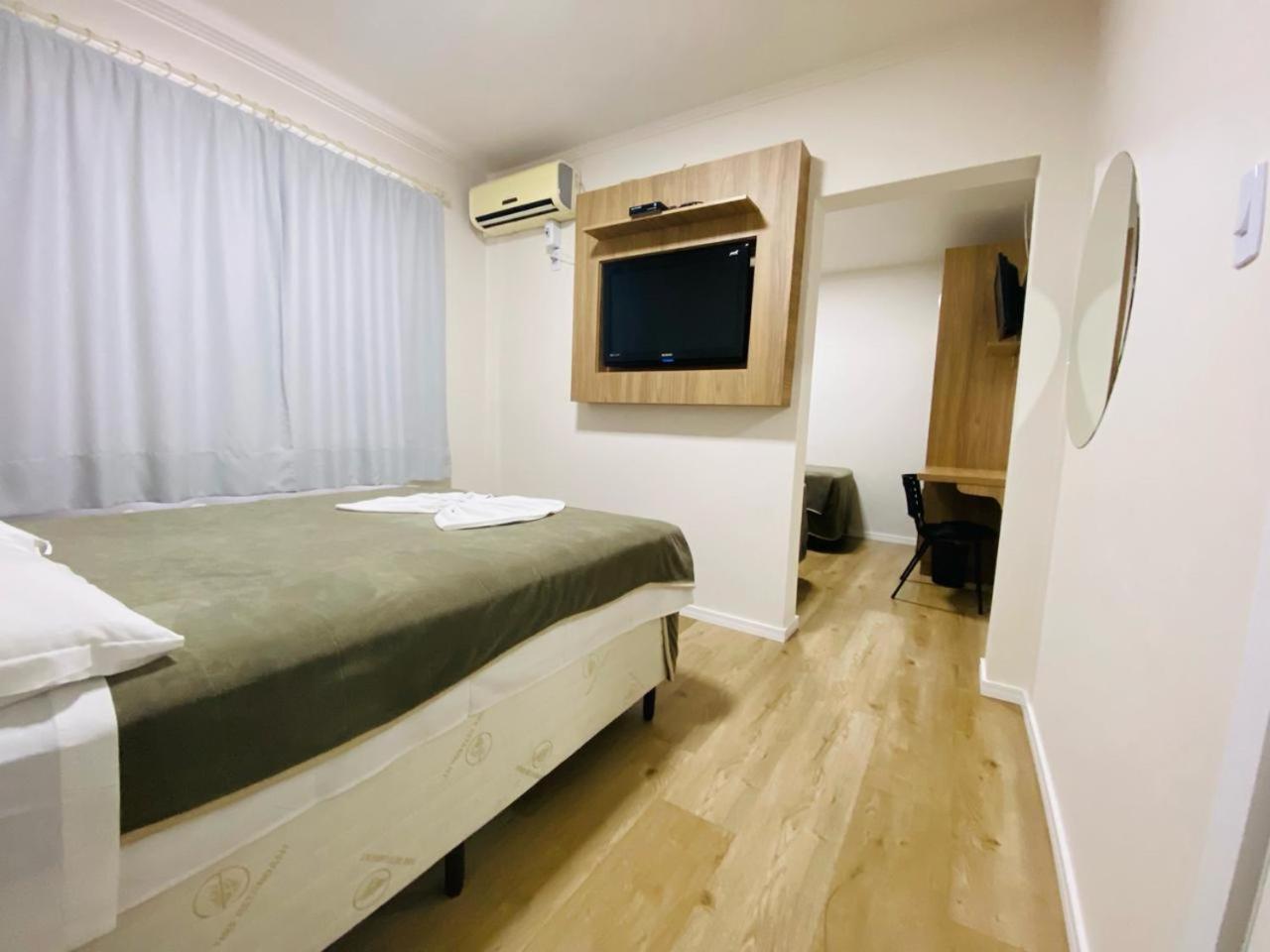 Hotel Paris Куритибанус Экстерьер фото